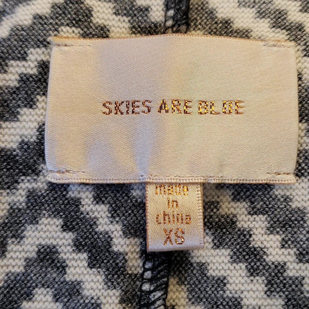 NWOT skies are blue size XS oversized black-and-white cardigan. F40 - Picture 7 of 9
